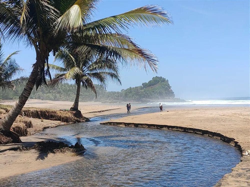 Pantai Wonogoro