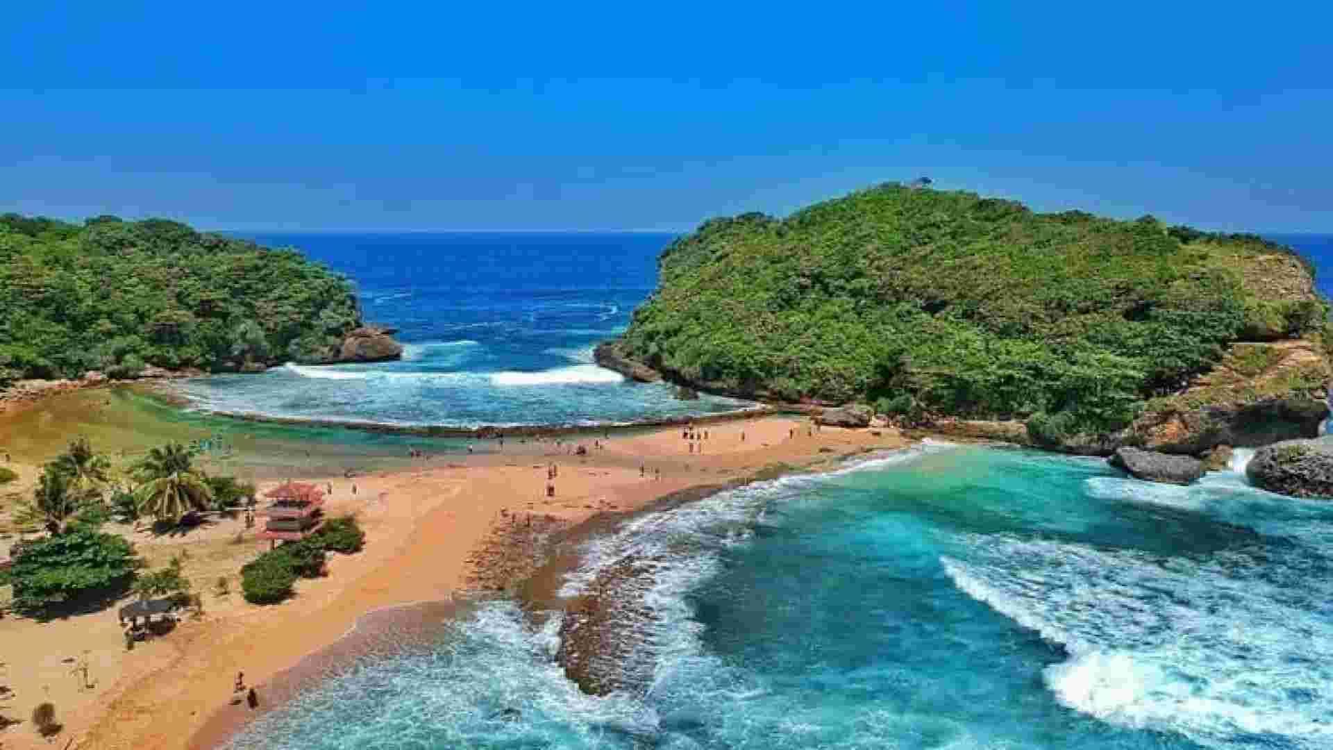 Pantai Batu Bengkung